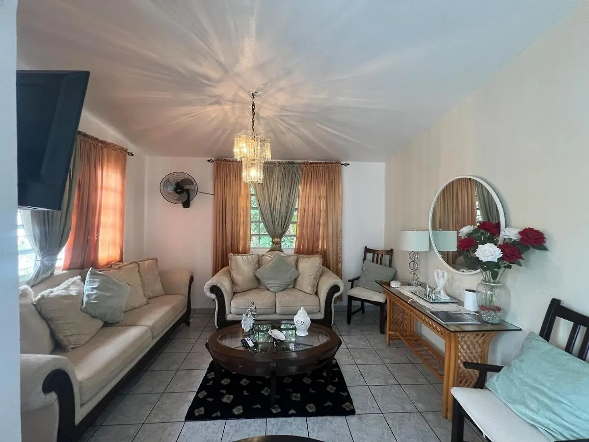 Beachside Hammock Haven - 3Br Centrally Located サンジョアン